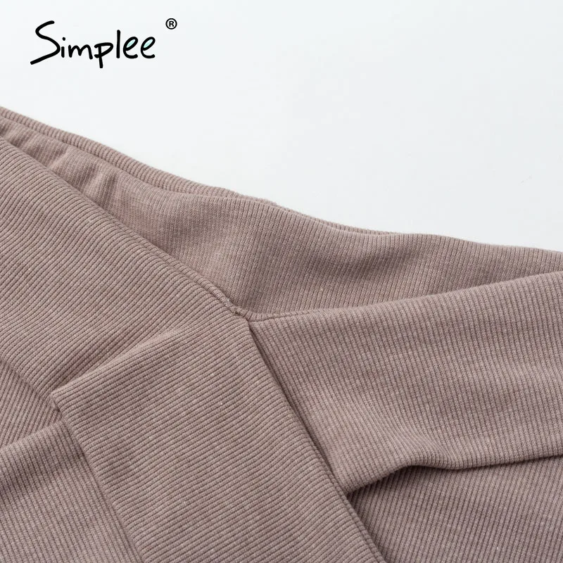 Женский трикотажный свитер с открытыми плечами и V-образным вырезом | Женская