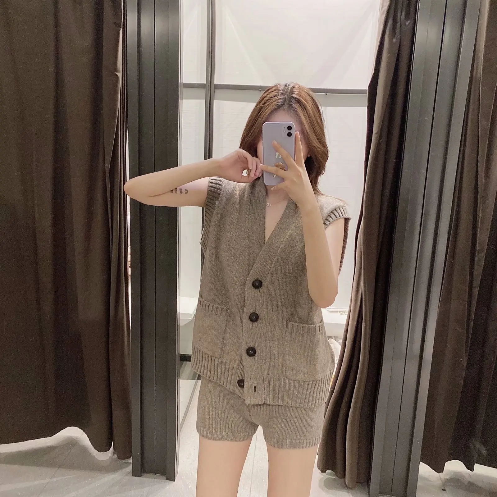 

TMODA824 2021 Za v