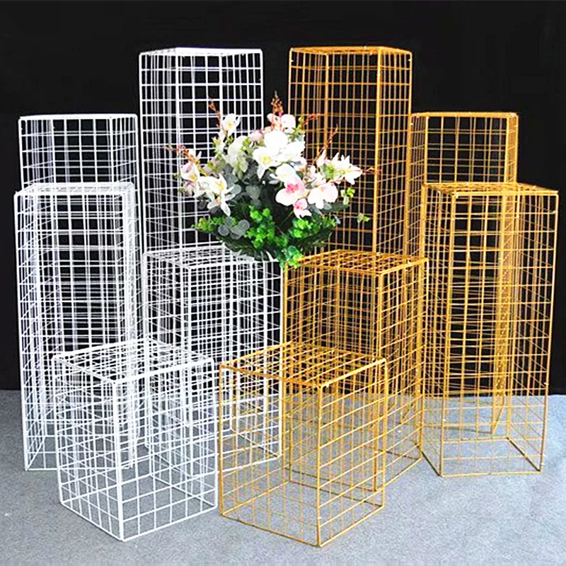 Свадьба дорога свинцовые колонны железная фоновая решетка металлический столб