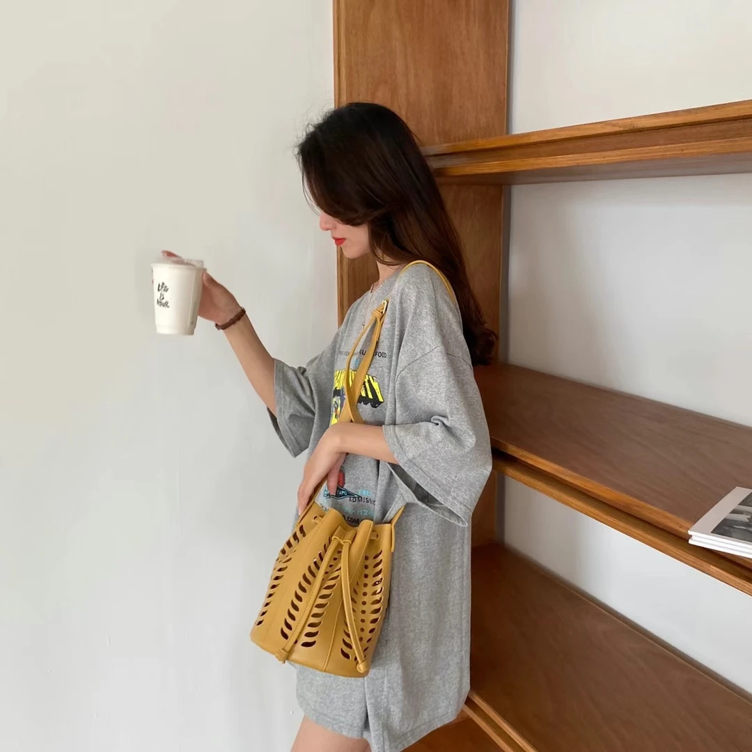 

Retro Bucket Crossbody Bags for Women Hollow Drawstring leather Shoulder Bag mini Phone Purses