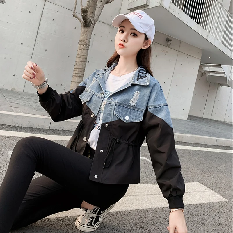 Женская джинсовая куртка на шнурке свободная с вышивкой и дырками новинка весны