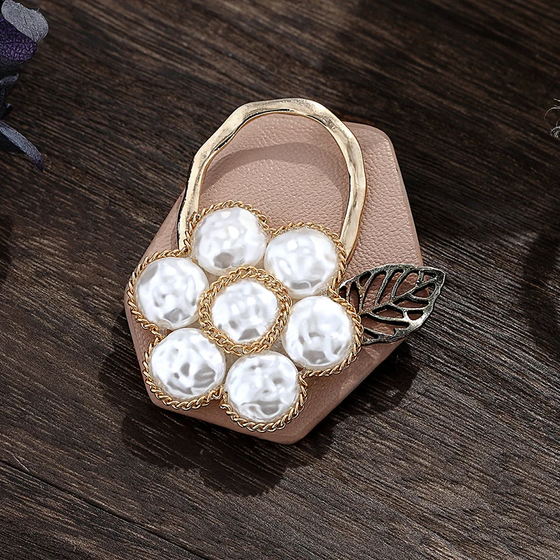 Women's Girl Pin Badge Series Leather Pearl Inlaid Brooch Wholesale Handmade Fashion Spot Accessories | Украшения и