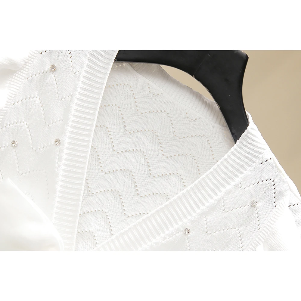 

Korean Bow Diamond Pearl Button Knitted T Shirt Woman Casual Ruffles Slim Short Sleeve Tops V-Neck White Summer Clothes For Wome