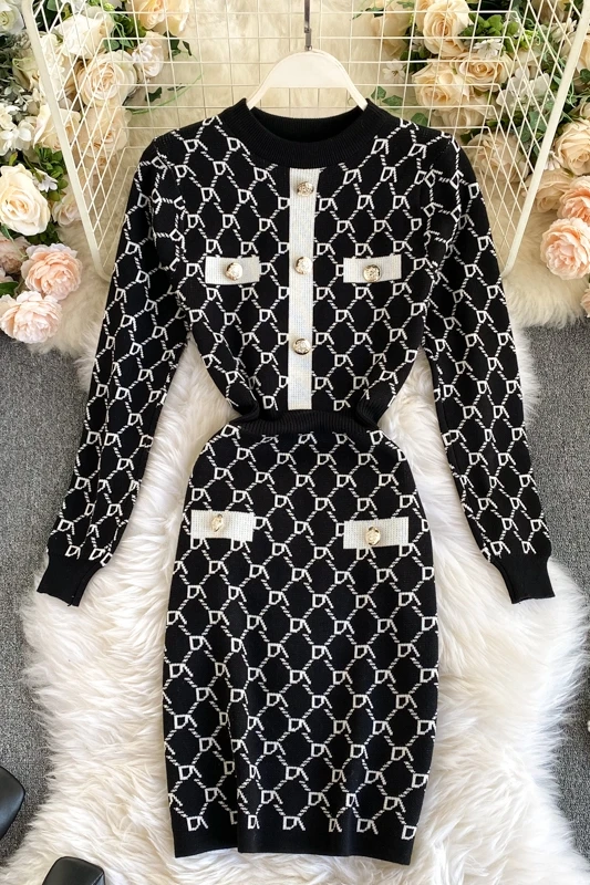 

Hepburn style pattern knit dress, round neck, long-sleeved waist, thin, feminine, ladies temperament, hip short skirt