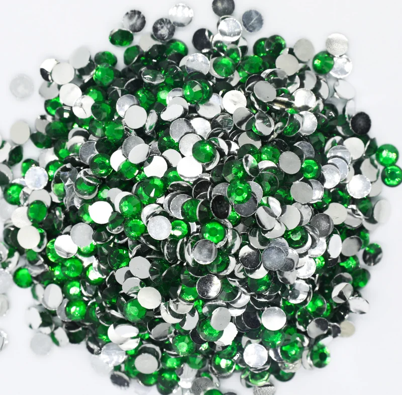 Emerald Color 3~6mm Factory Flatback стразы Resin Non hotfix Rhinestones in Bulk Package Plastic Nail Art Decoration for Garment