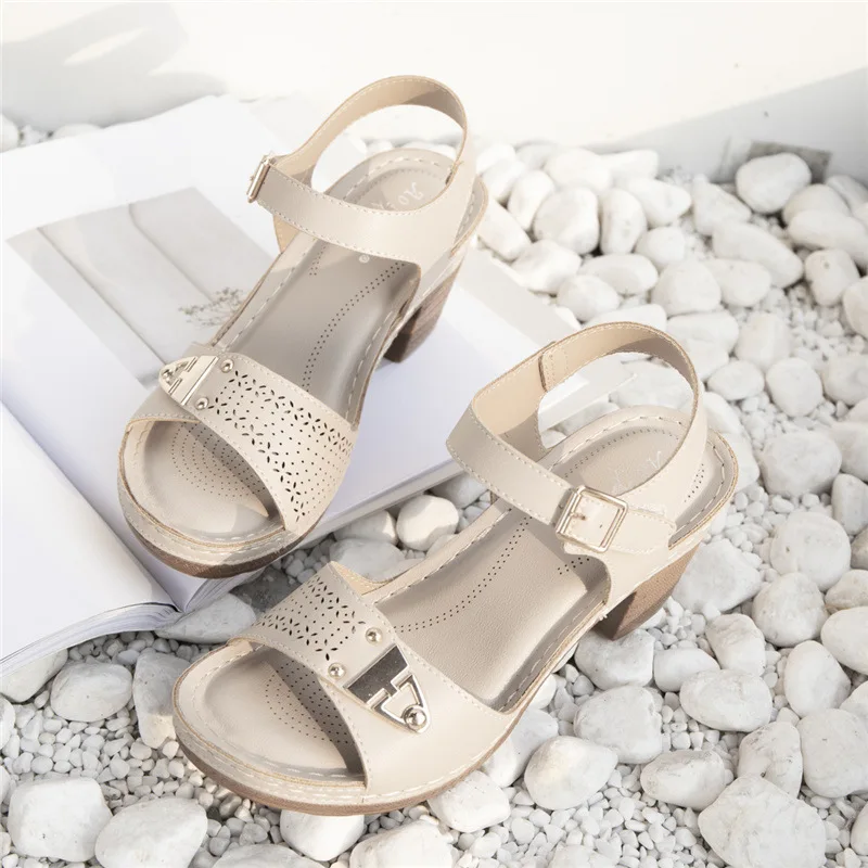 European and American Sandals Women's 2021 Summer New Women's Chunky Heel High Heel Shoes Lightweight Casual Beach Heels