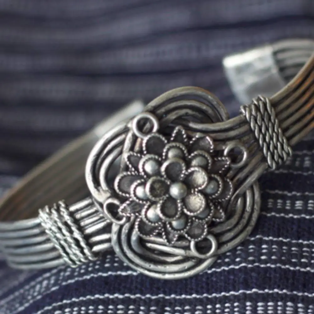 Женский браслет с цветком серебряный ручной работы|Браслеты| |