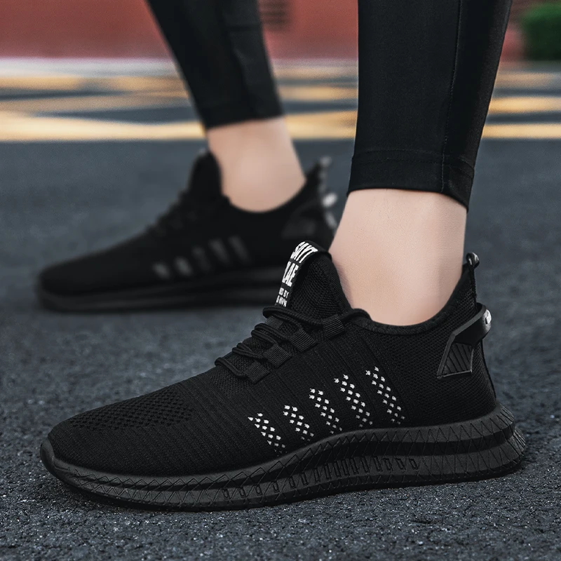 Мужские спортивные легкие кроссовки для бега черные дышащие Марселя улицы