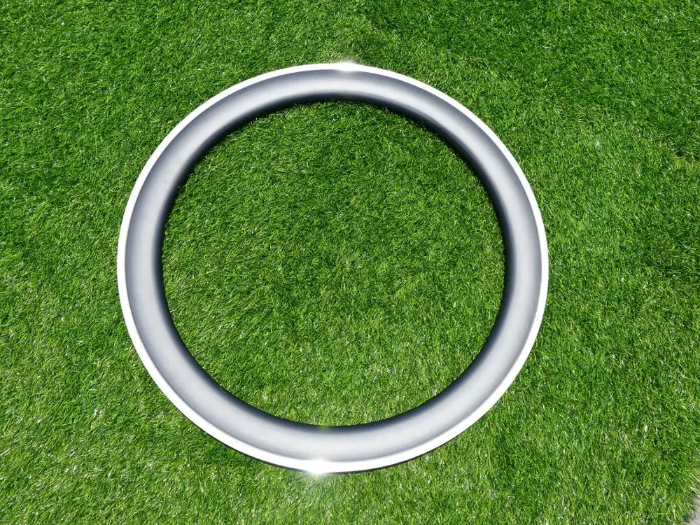 Фрикционная шина для дорожного велосипеда полностью карбоновая глубина обода