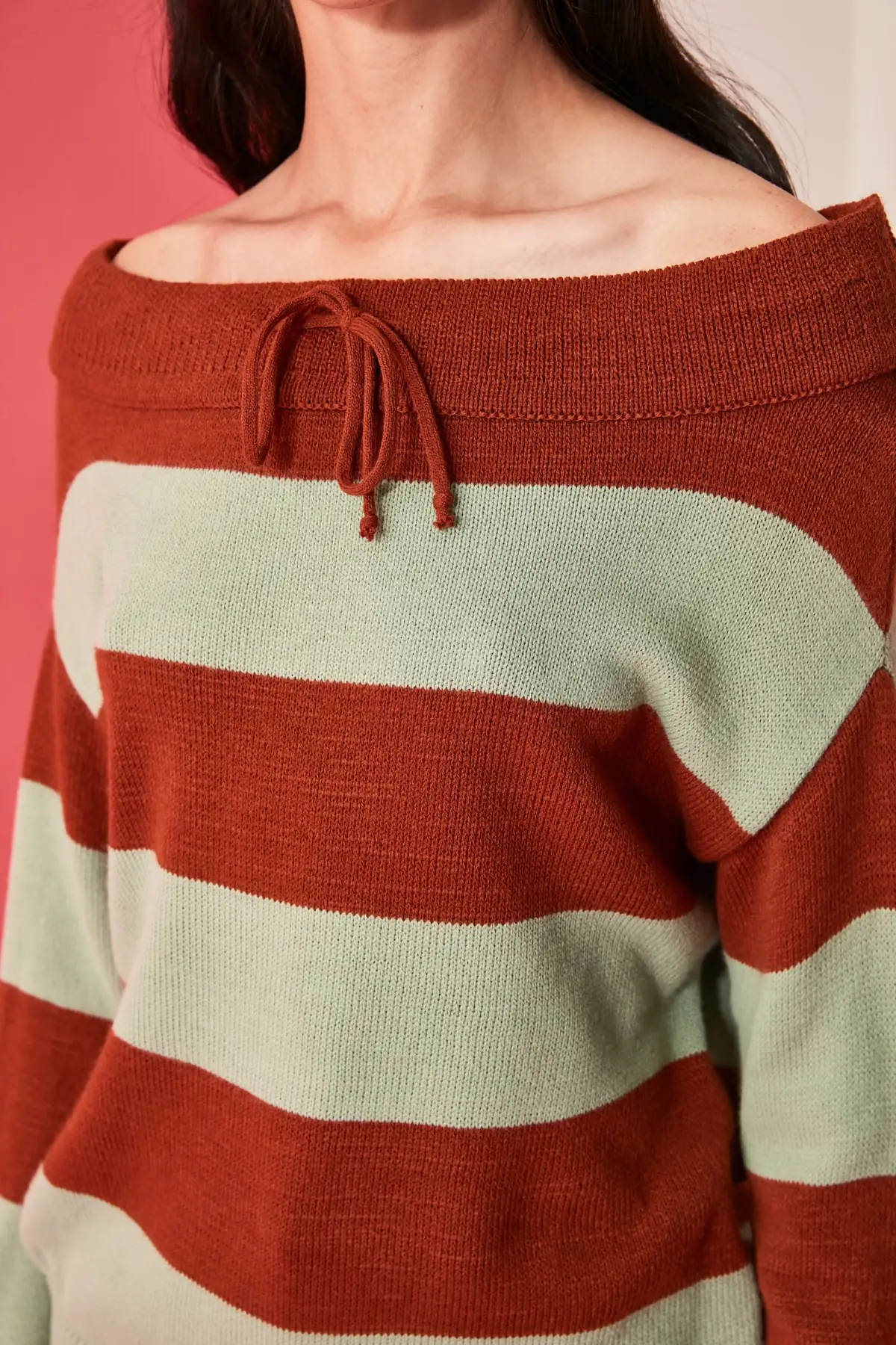 

Trendyol Lacing Detailed Carmen Collar Knitwear Sweater TWOAW21KZ2095