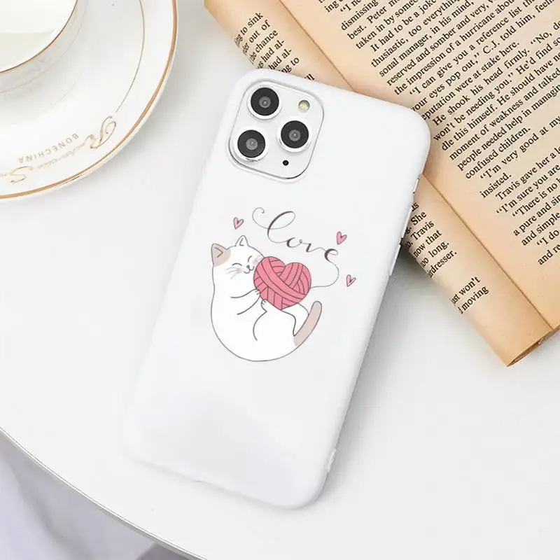 

Cute Cat Painting Phone Case Candy Color White for iPhone 11 pro XS MAX 8 7 6 6S Plus X 5S SE 2020 XR