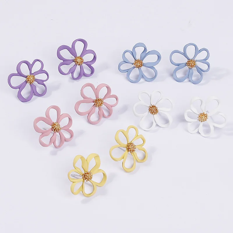 Маленькие серьги-гвоздики полые серьги-ромашки для женщин корейские серьги в