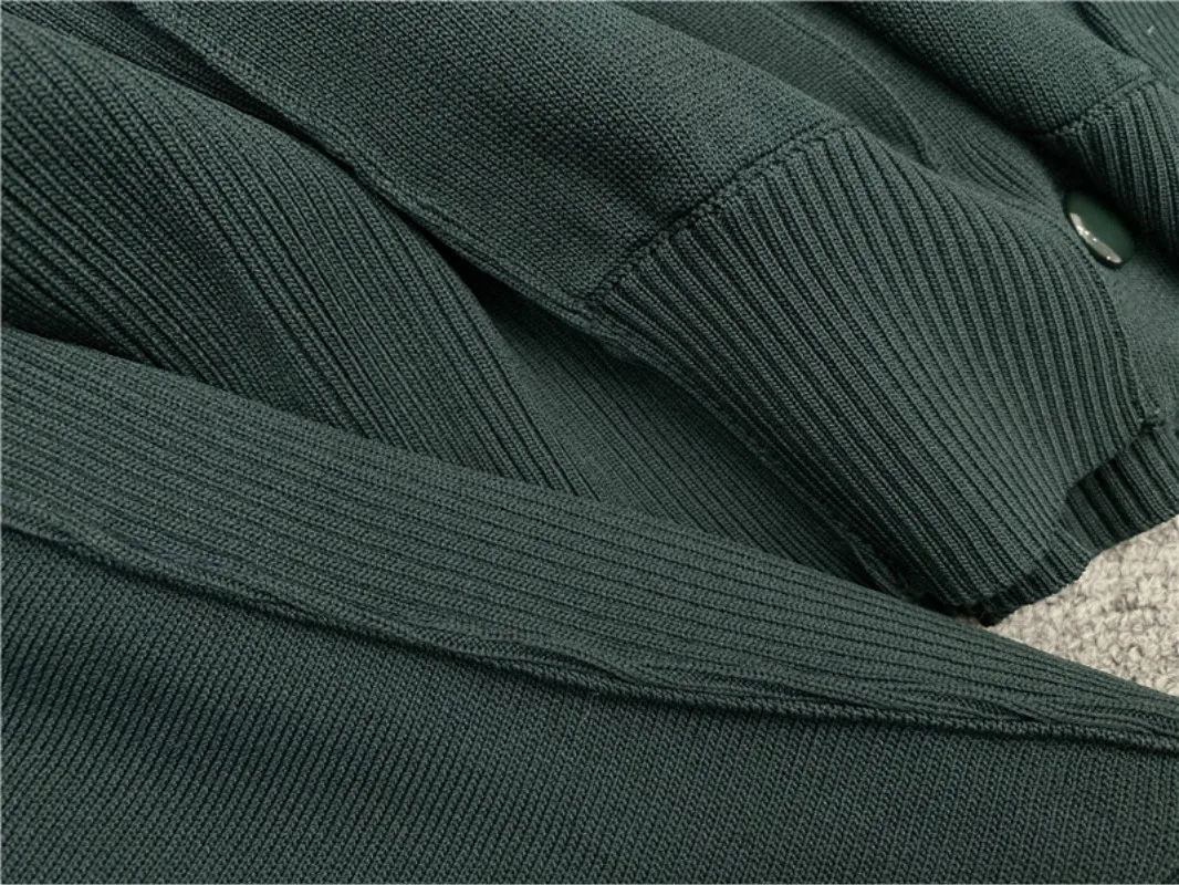 

New Style In Autumn and Winter Fashion Brand Luxry Design V-neck Style Commuter Knitwear Versatile Short Coat