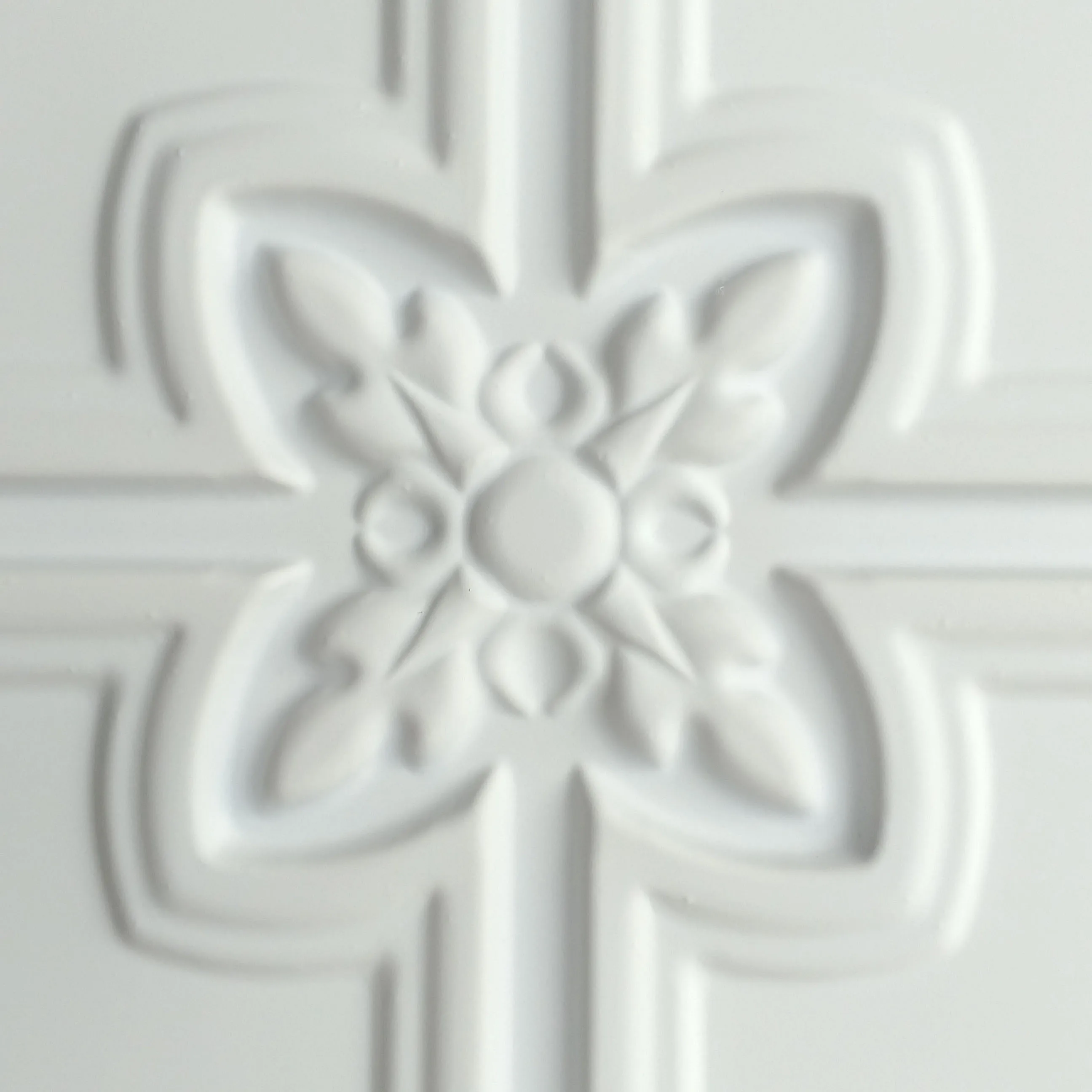 Потолочная плитка из искусственного олова окрашенные белые матовые цветные