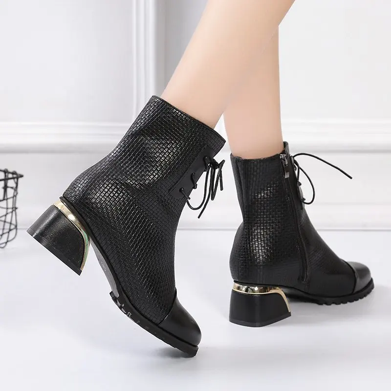 

Women Winter Boots Thick Heel Ankle Boots Plus Velvet Female Autumn Warm Shoes Lace Up Non-slip Fashion New Arrival 2020