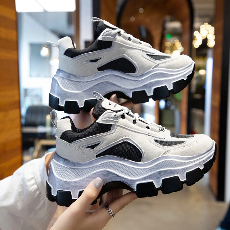 Женские кроссовки на массивной платформе красные черные или белые в стиле ретро