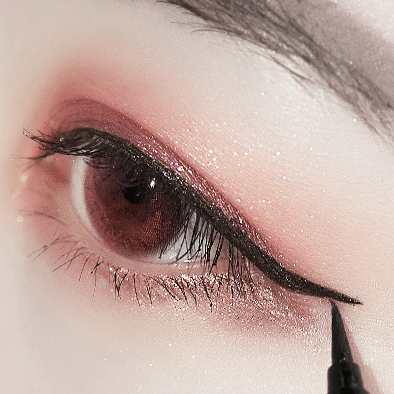 Черный карандаш для подводки глаз водостойкий стойкий натуральный макияж