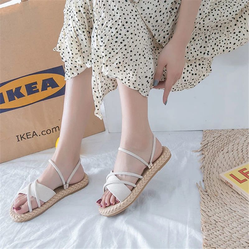 

2021 Summer New Casual Fashion Comfortable Flat Sandals Fashion Herringbone Women Drag Flat Beach Drag Roman Sandals