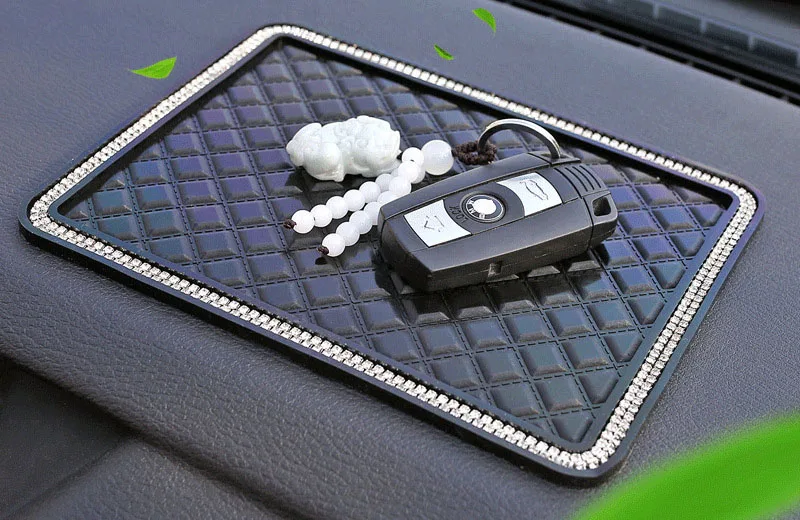 

Anti-slip mat for phone in car Dashboard Rhinesto Non-slip mat Slip-resistant gadget Sticky mat Panel