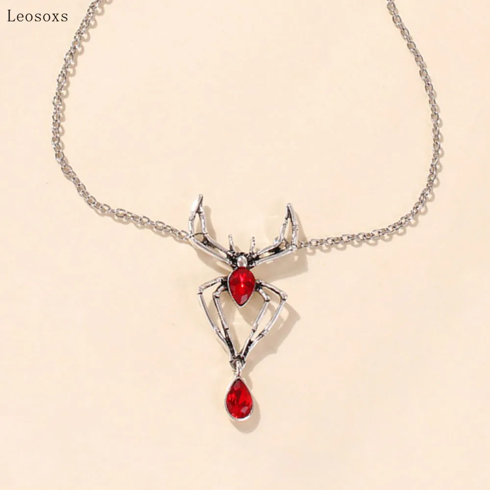 

Leosoxs European and American Creative New Spider Pendant Necklace with Glass Diamonds