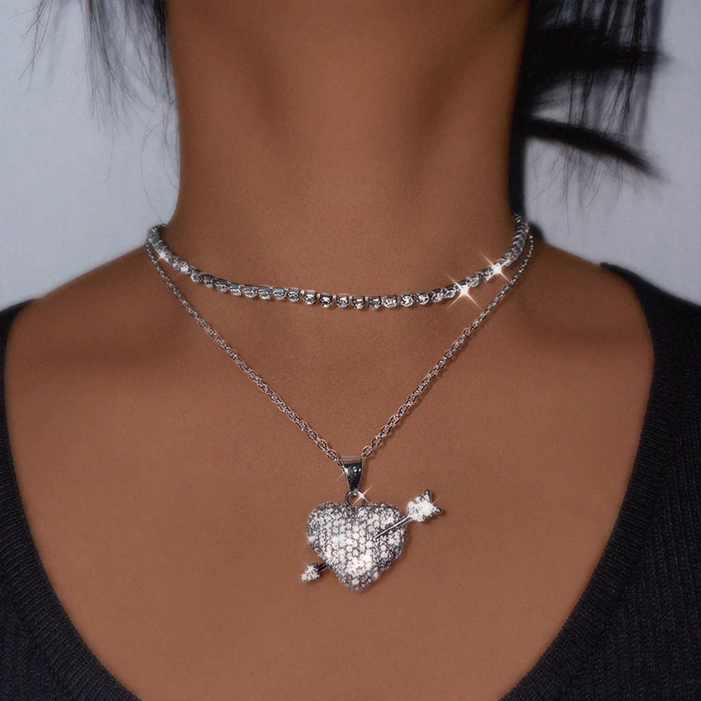 

Iced Out Crystal Heart Pendant Tennis Choker Necklace For Women Full Rhinestones Paved Heartbreak Necklaces Chain Hiphop Jewelry
