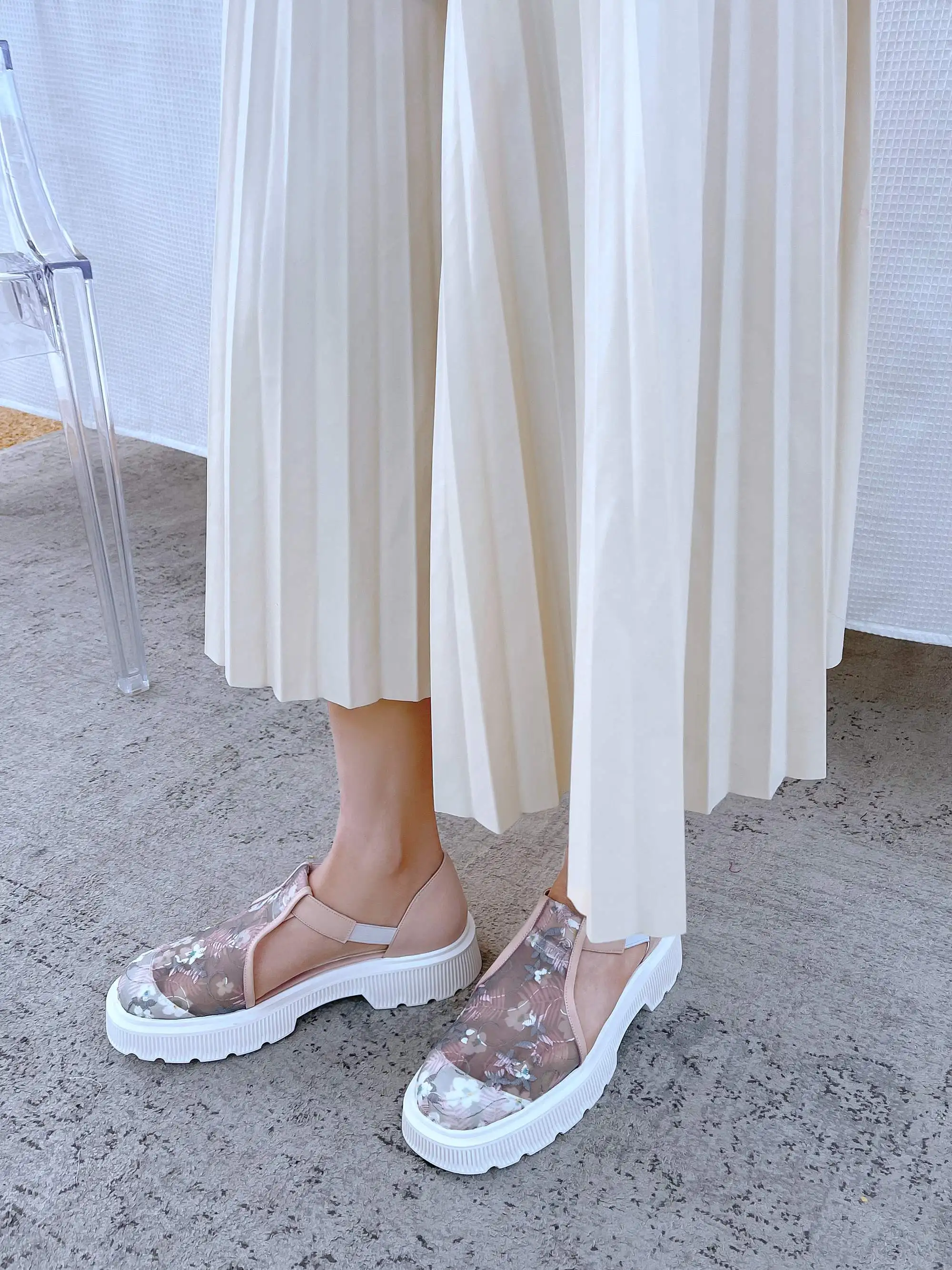 

Krazing Pot genuine leather round toe med heels shallow Oriental fashion printing casual platform shoes slip on women pumps L55