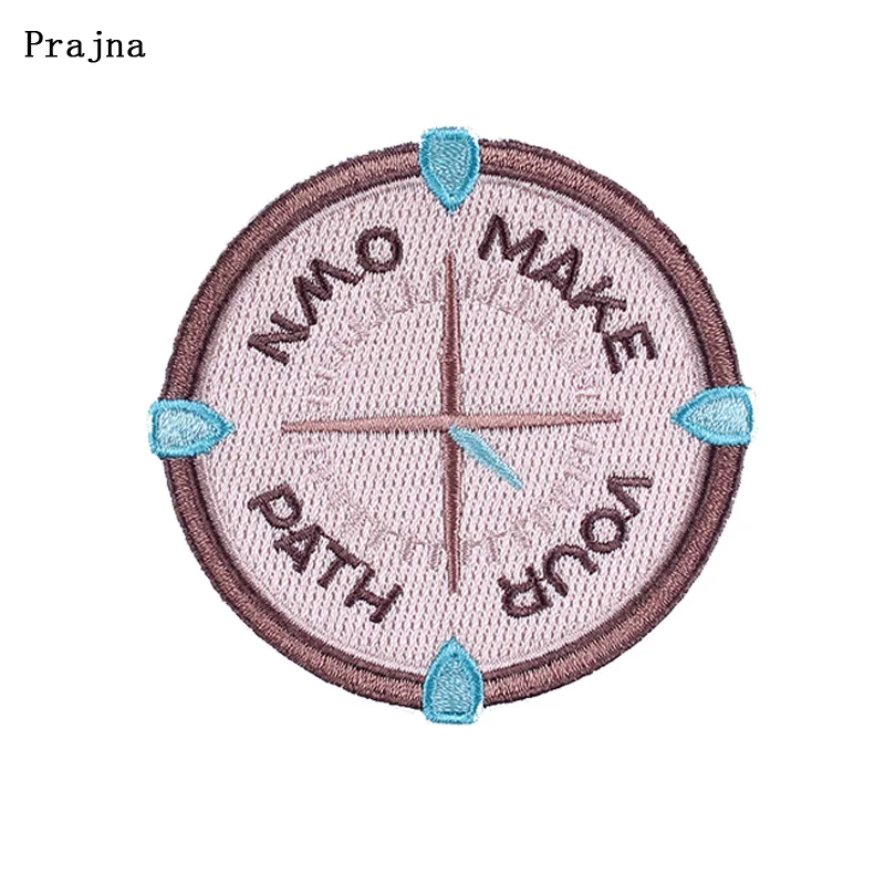 Круглая нашивка с компасом в дикой природе вышитая для одежды утюга на ткани