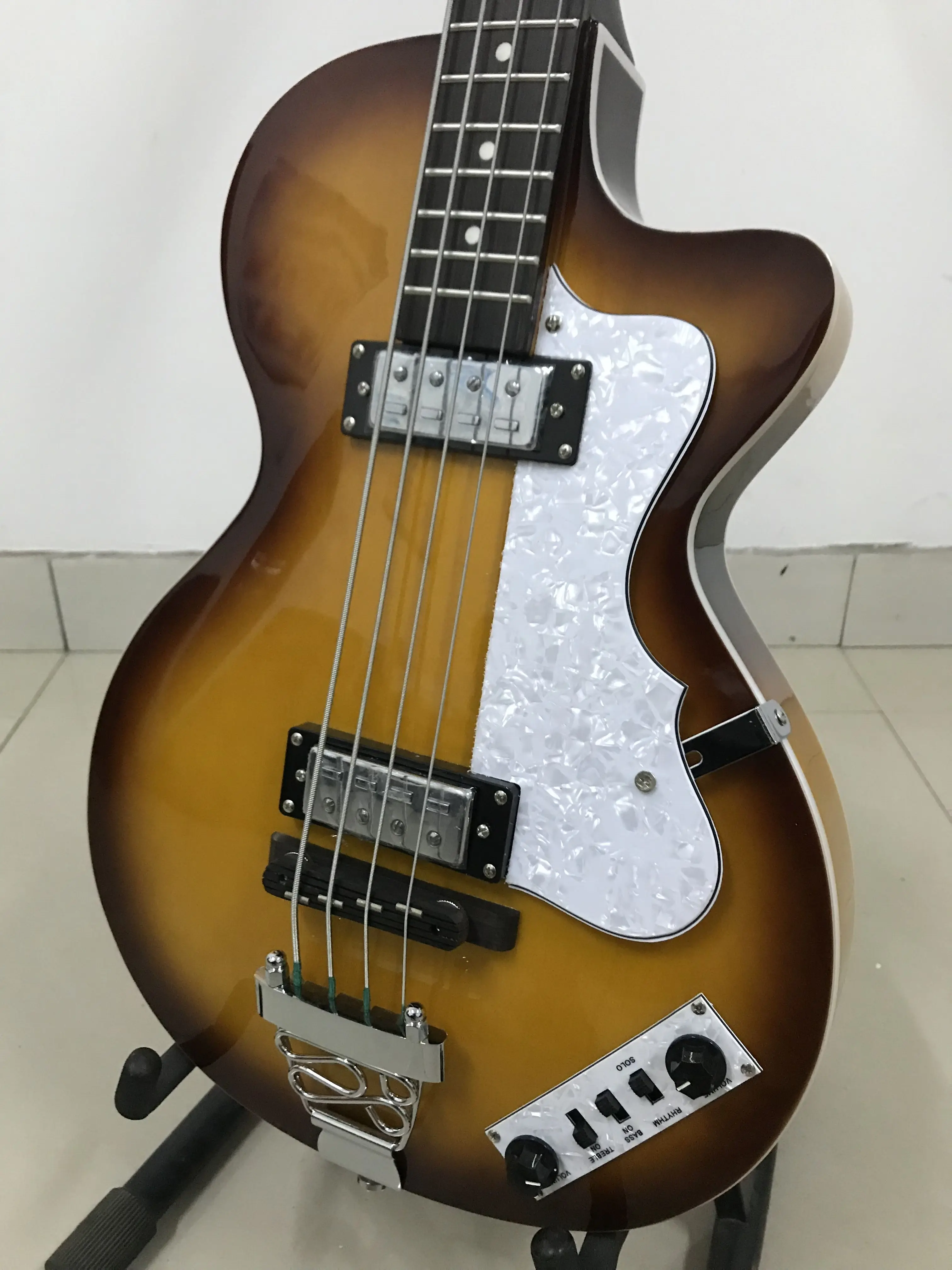 Hofner Club Bass Hi-CB серия полностью полый корпус 2 штапельные звукосниматели Винтажный стиль Тюнеры 4 струны для бас-гитары бас