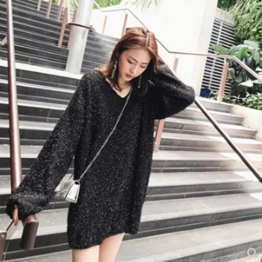 Женский вязаный свитер с V-образным вырезом черный или красный свободного покроя