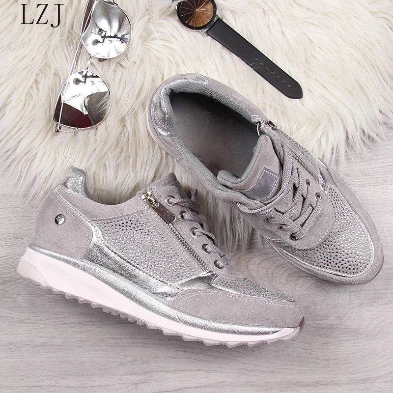 Кроссовки женские на танкетке Вулканизированная подошва со стразами спортивная