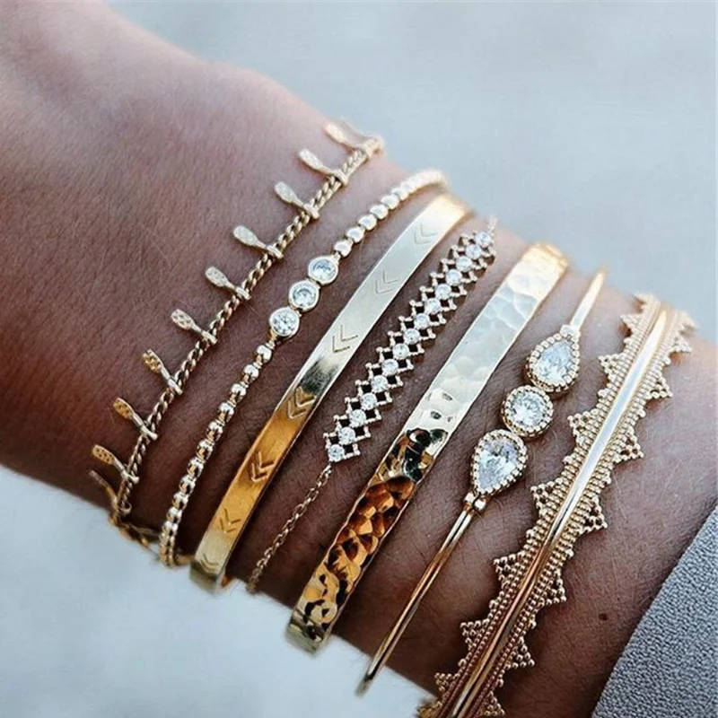 

Bracelets for Women European and American Popular Artificial Gem Fashion Personalized Jewelry Punk Charm Bracelets