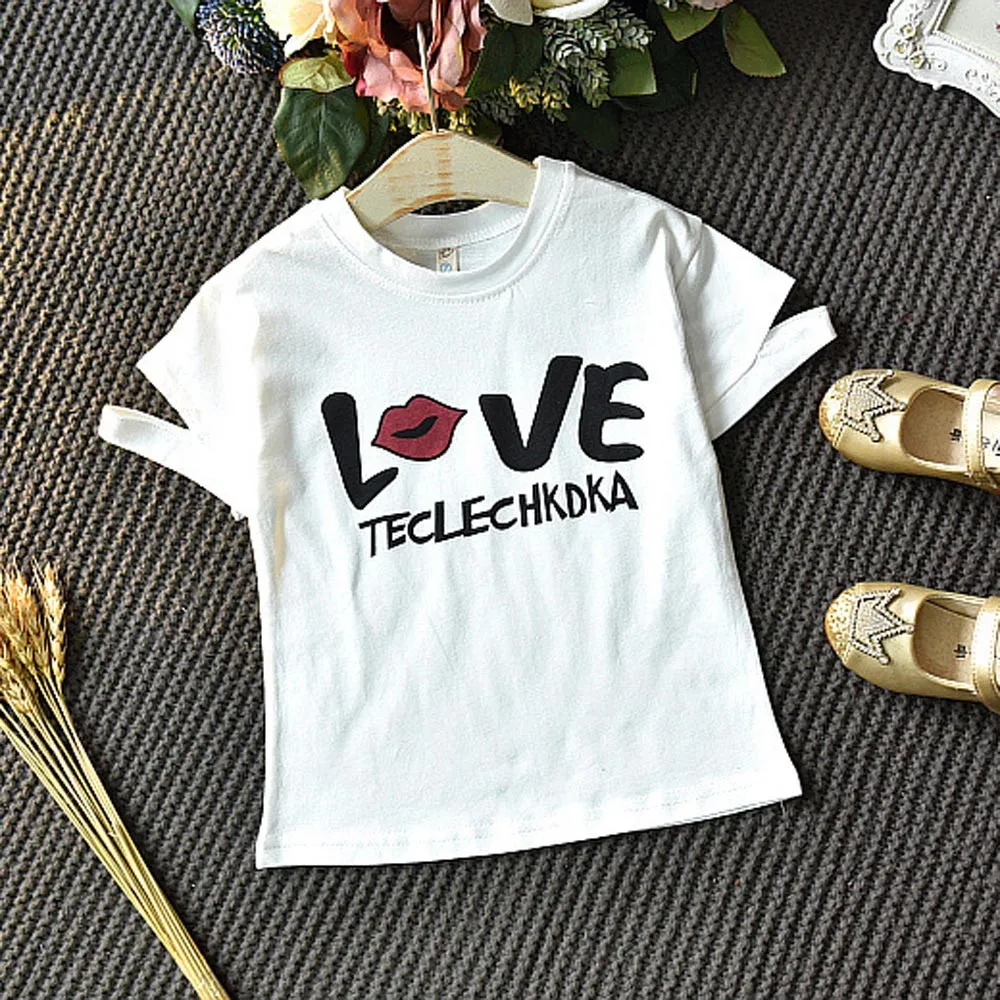 Футболка с коротким рукавом и принтом надписей LOVE Girls + клетчатая юбка в комплекте