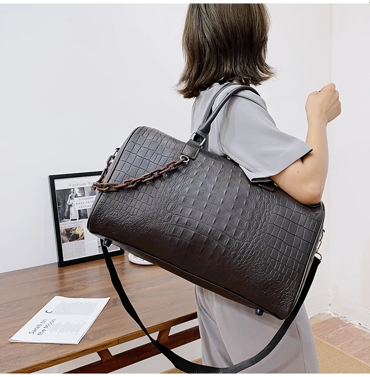 

Роскошные Дизайнерские водонепроницаемые дорожные сумки для женщин, Большая вместительная сумка на плечо для фитнеса и поездок, Дамский че...