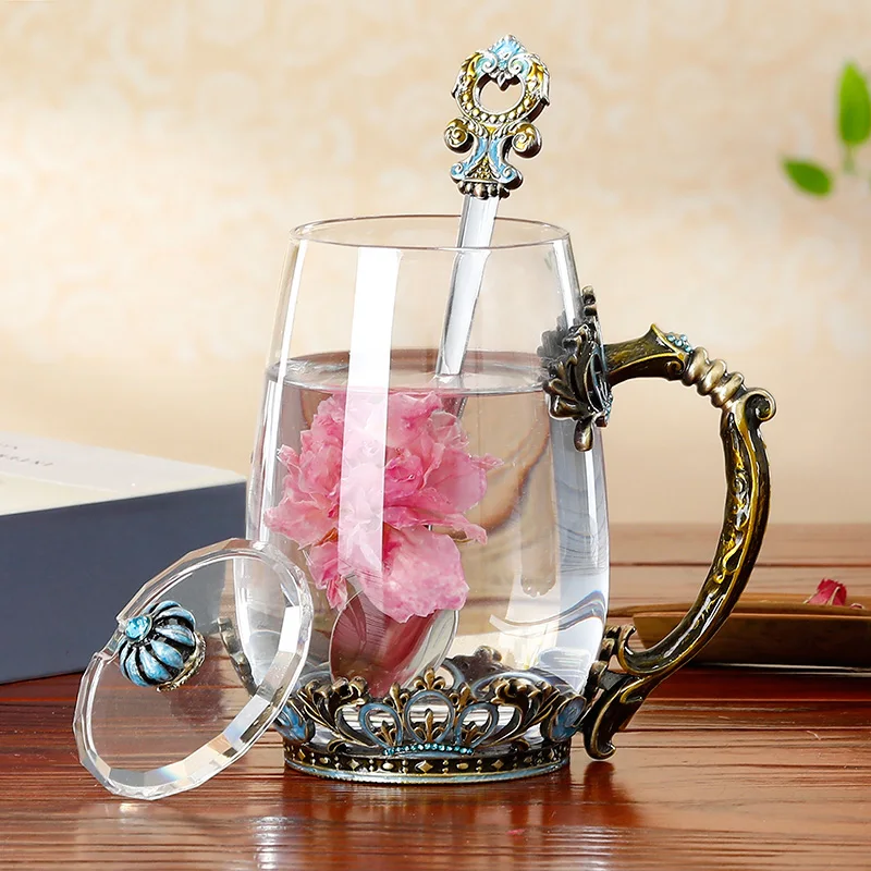 

Чашка для воды в стиле ретро с эмалью, чайные чашки с цветами, роскошное Дворцовое Хрустальное стекло с крышкой, ложкой, Набор кружек для коф...