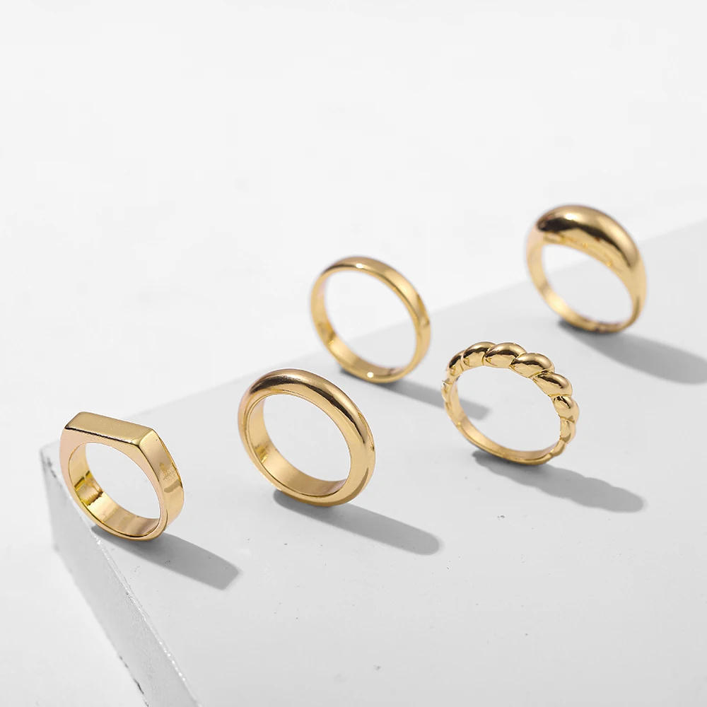 

Simple Gold Color Round Circle Rings Fashion Geometric Chunky Thick Twisted Rings for Women Men Statement Wedding Jewelry