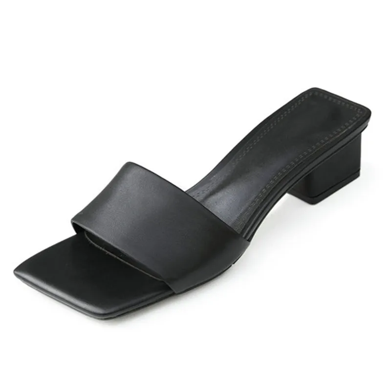 Женские шлепанцы из коровьей кожи на низком каблуке | Обувь