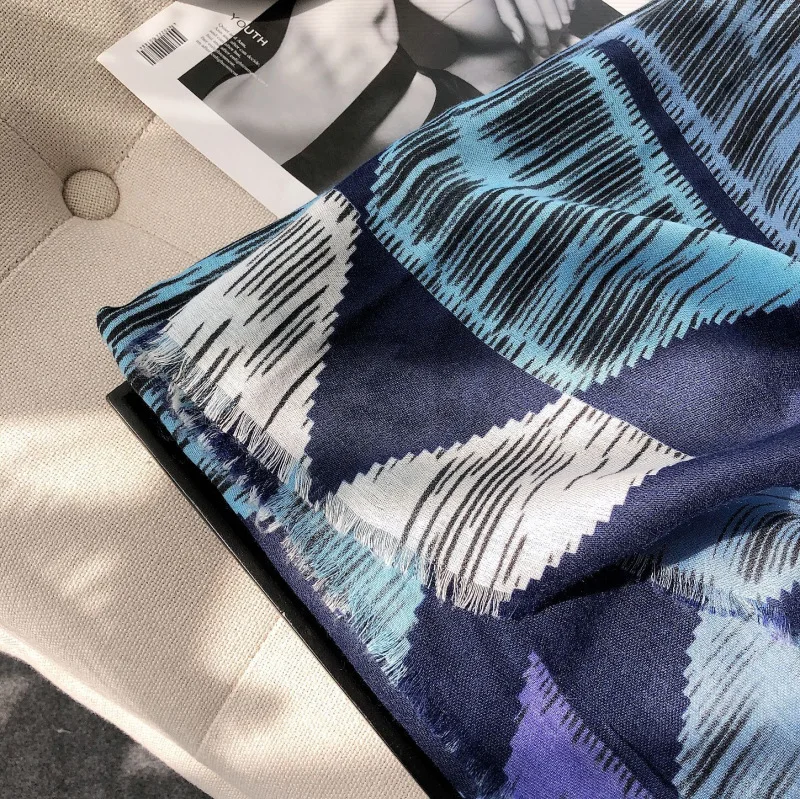 Синий женский хлопковый и льняной шарф теплая шаль с геометрическим узором со