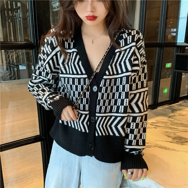 

2021 spring Korean new knitted cardigan coat loose and versatile lazy style long sleeve sweater female student