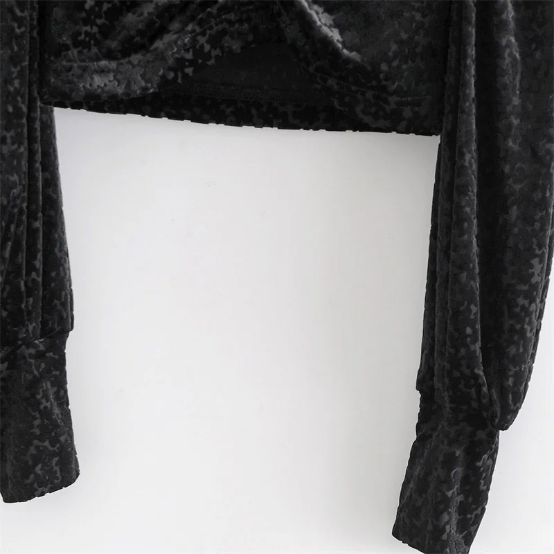 

ZXQJ Women 2020 Fashion Animal Print Flocking Pleated Top Vintage V-neck Lantern Sleeve Female T-shirt Top
