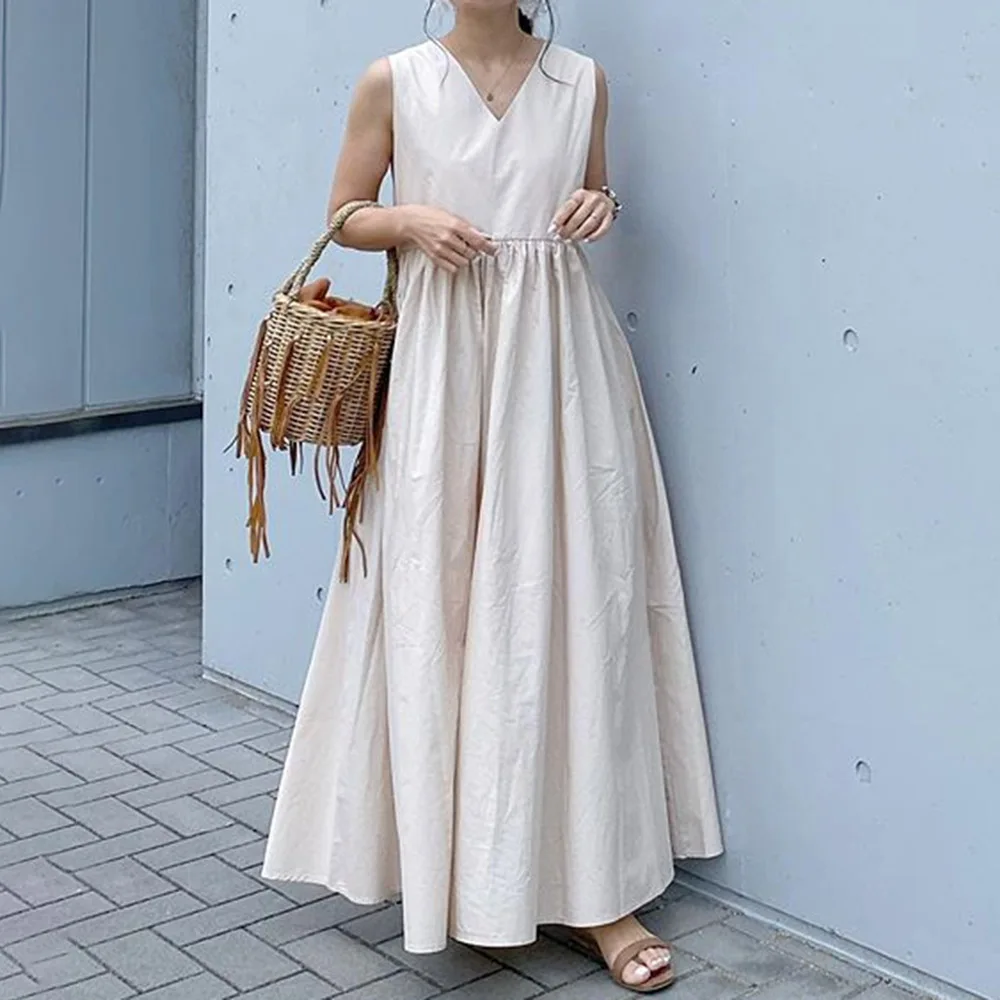 Простое минималистичное платье повседневное свободное однотонное в корейском и