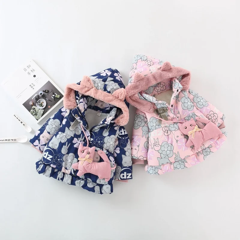 

Зимнее Детское пальто для девочек, куртка, верхняя одежда, утепленные парки, пальто с капюшоном и мультяшным рисунком, наряды WT1282