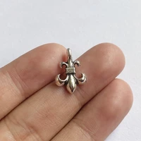 30pcs tiny fleur de lis tibetan silver color tone pendant connector accessories diy handmade findings jewelry making supplies