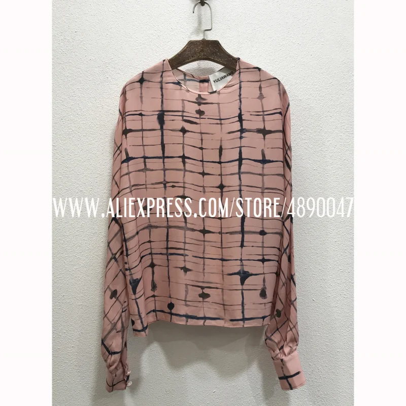 

2021 Spring/Summer Graffiti Plaid Printed Star Button Long Sleeve Silk Shirt Pink Drop Shoulder Elegant Shirt