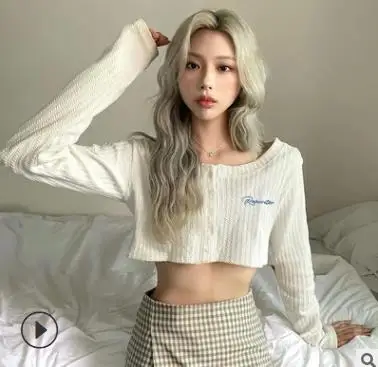 

2021 Casual Simple Fashion Style Women Button Down Crop Tops, Long Sleeve Scoop Neck Letter Pattern Knit T-Shirts