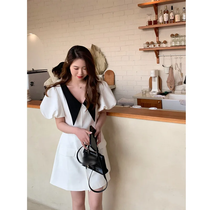 

2021 spring new retro Hepburn style small doll collar waist dress women's black dating skirt trend