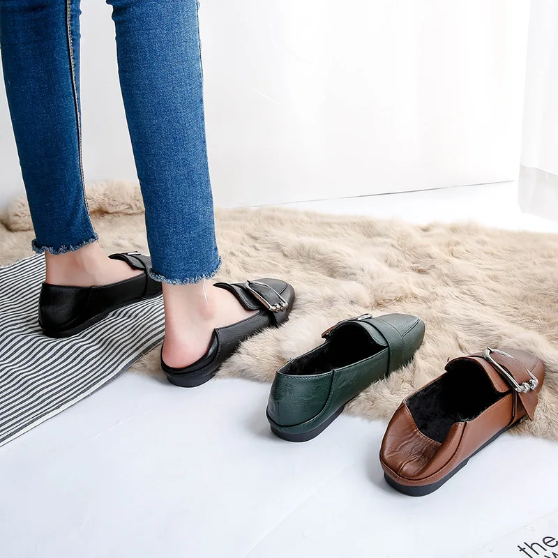 Туфли на плоской подошве женские Зимние флисовые лоферы слипоны с пряжкой