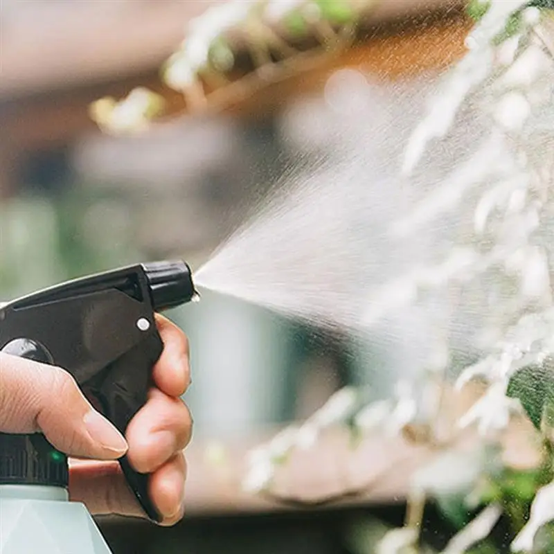 

Empty Spray Bottle 600ml Plastic Water Spray Bottle Geometric Design Empty Spraying Bottle for Flowers Plants Watering Tools
