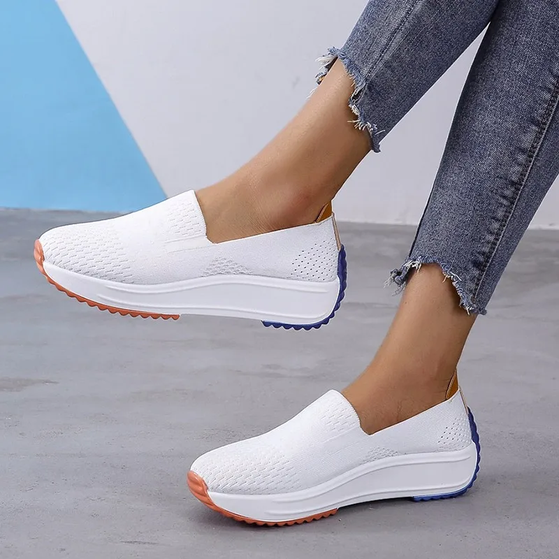 

2021 Flats Women Shoes Breathable Mesh Slip On Casual Shoes Woman Lightweight Loafer Shoes plus Size woman vulcanize shoes