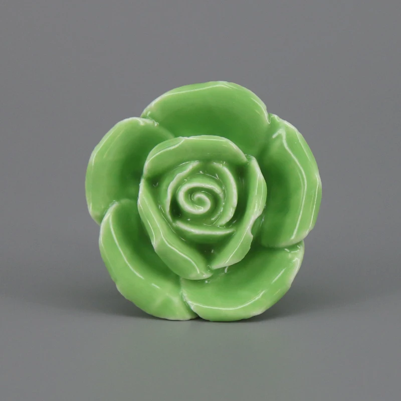 8 штук фурнитуры зеленой керамической розовой цветочной ручки шкафа с выдвижной ручкой и винтами.