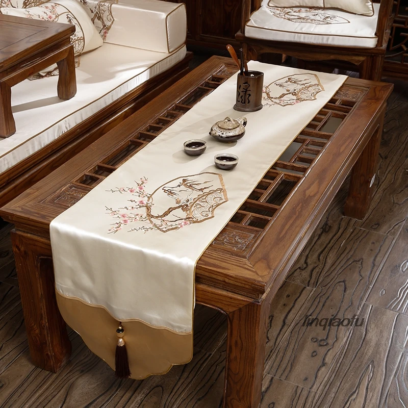 

New Chinese Embroidery Table Flag Chinese style classical tablecloth table TV cabinet bed flag Table runner